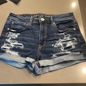 American Eagle. Dark washed denim. Size 6
